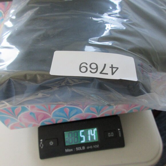 Levi's Men's Olive Chinos - Picture 12 of 12